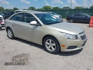 2014 Chevrolet Cruze 1LT with VIN 1G1PC5SB3E7267089, listed as a IAAI auction lot 42723689 with 113,529 mi miles and . Bid and sale history available at DreamBid. Image 1.