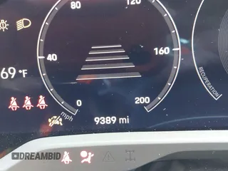 2022 Porsche Taycan 4S z VIN WP0AB2Y12NSA45396, wystawiony jako IAAI lot #41946433 z przebiegiem 9389 mil mil oraz . Historia ofert i sprzedaży dostępna na DreamBid. Obrazek 16.
