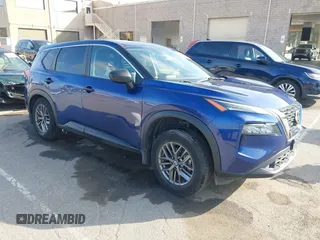 2021 Nissan Rogue S z VIN JN8AT3AA7MW014876, wystawiony jako IAAI lot #42225182 z przebiegiem 70 951 mil mil oraz . Historia ofert i sprzedaży dostępna na DreamBid. Obrazek 1.