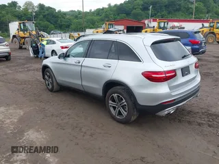 2017 Mercedes-Benz GLC 300 z VIN WDC0G4KB8HV010270, wystawiony jako IAAI lot #42355607 z przebiegiem 61 327 mil mil oraz . Historia ofert i sprzedaży dostępna na DreamBid. Obrazek 3.