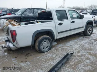 2008 Chevrolet Colorado LT w/1LT with VIN 1GCDT33E088206594, listed as a IAAI auction lot 41613326 with 197,364 mi miles. Bid and sale history available at carsss.com. Image 4.