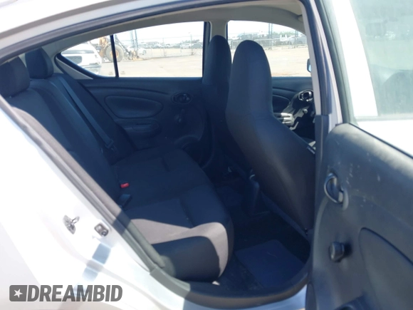 2017 Nissan Versa S Plus z VIN 3N1CN7AP1HL898824, wystawiony jako IAAI lot #42378655 z przebiegiem 96 499 mil mil oraz . Historia ofert i sprzedaży dostępna na DreamBid. Obrazek 8.