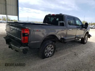 2024 Ford F-250 XL z VIN 1FT8W2BT7RED61911, wystawiony jako Copart lot #52727725 z przebiegiem 32 150 mil mil oraz Szkoda całkowita • Salvage title. Historia ofert i sprzedaży dostępna na DreamBid. Obrazek 3.