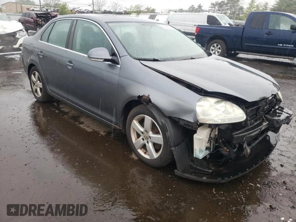 2008 Volkswagen Jetta SE with VIN 3VWRZ71K38M025776, listed as a Copart auction lot 55985785 with 200,694 mi miles and Salvage title. Bid and sale history available at DreamBid. Image 4.