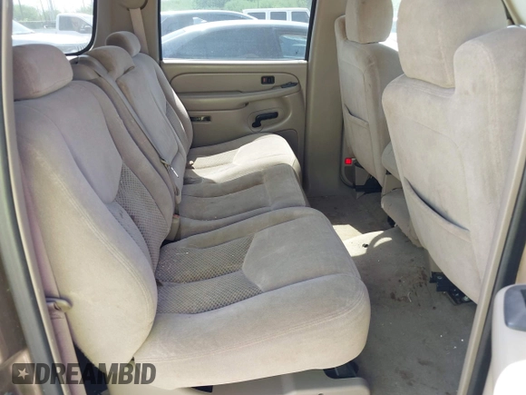 2004 Chevrolet Suburban LT with VIN 1GNEC16Z64J117498, listed as a IAAI auction lot 42005973 with 246,938 mi miles. Bid and sale history available at carsss.com. Image 8.