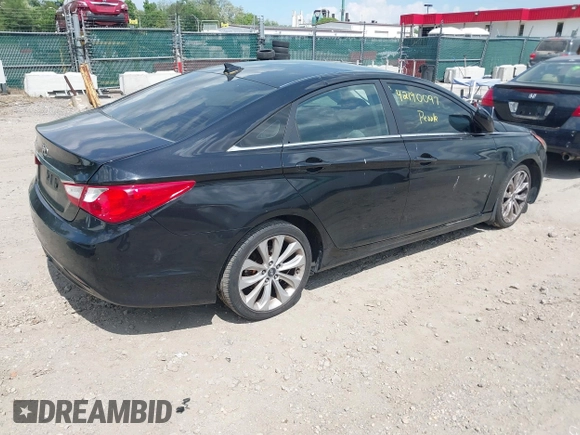 2013 Hyundai Sonata GLS with VIN 5NPEB4AC1DH555211, listed as a IAAI auction lot 42190097 with 181,000 mi miles and . Bid and sale history available at carsss.com. Image 4.
