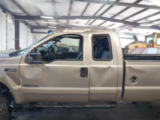 2001 Ford Super Duty F-250 XL with VIN 3FTNX21F81MA06613, listed as a IAAI auction lot 41445674 with 206,434 mi miles. Bid and sale history available at carsss.com. Image 14.