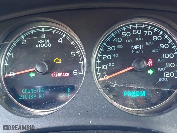 2014 Chevrolet Suburban LT with VIN 1GNSKJE75ER152008, listed as a IAAI auction lot 40938852 with 210,489 mi miles. Bid and sale history available at carsss.com. Image 7.