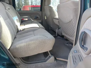 1998 Chevrolet Tahoe with VIN 1GNEK13R9WJ365044, listed as a IAAI auction lot 42042506 with 187,987 mi miles. Bid and sale history available at carsss.com. Image 8.
