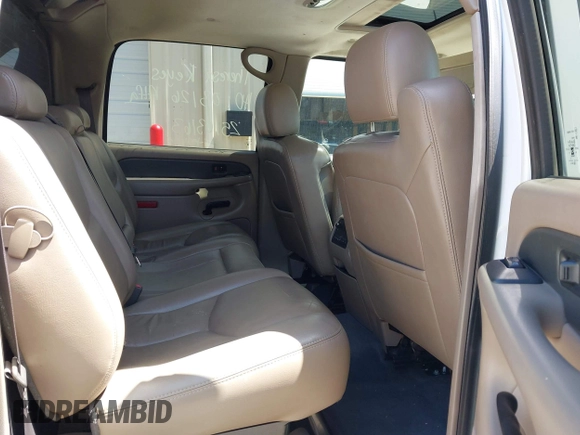 2004 Chevrolet Avalanche Z71 with VIN 3GNEK12T44G315079, listed as a IAAI auction lot 41980344 with 210,749 mi miles. Bid and sale history available at carsss.com. Image 8.