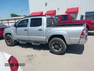 2010 Toyota Tacoma PreRunner z VIN 3TMJU4GN3AM098103, wystawiony jako IAAI lot #41981209 z przebiegiem 218 329 mil mil oraz . Historia ofert i sprzedaży dostępna na DreamBid. Obrazek 14.