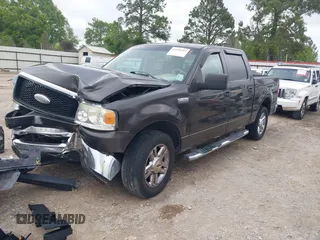 2006 Ford F-150 XLT with VIN 1FTRW12W96FA87318, listed as a IAAI auction lot 41936492 with 221,709 mi miles. Bid and sale history available at carsss.com. Image 2.