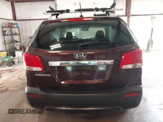 2013 Kia Sorento LX with VIN 5XYKT4A27DG315059, listed as a IAAI auction lot 41571574 with 217,527 mi miles. Bid and sale history available at carsss.com. Image 17.