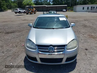 2010 Volkswagen Jetta Limited Edition with VIN 3VWRX7AJ1AM099362, listed as a IAAI auction lot 42318046 with 264,425 mi miles and . Bid and sale history available at DreamBid. Image 12.