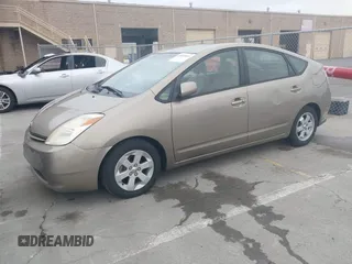 2005 Toyota Prius with VIN JTDKB20U350126328, listed as a IAAI auction lot 42098924 with 237,916 mi miles. Bid and sale history available at carsss.com. Image 2.