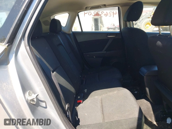 2012 Mazda 3 i Touring z VIN JM1BL1L88C1684205, wystawiony jako IAAI lot #42637204 z przebiegiem 144 766 mil mil oraz . Historia ofert i sprzedaży dostępna na DreamBid. Obrazek 8.