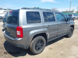 2012 Jeep Patriot Sport with VIN 1C4NJRBB0CD576612, listed as a IAAI auction lot 42076487 with 194,670 mi miles. Bid and sale history available at carsss.com. Image 4.