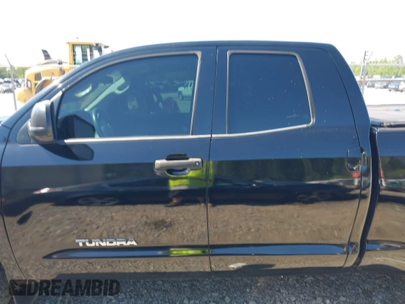 2012 Toyota Tundra z VIN 5TFRY5F17CX127160, wystawiony jako IAAI lot #42256016 z przebiegiem 203 648 mil mil oraz . Historia ofert i sprzedaży dostępna na DreamBid. Obrazek 14.