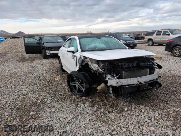 2021 Mercedes-Benz A 220 z VIN W1K3G4FB5MJ295398, wystawiony jako Copart lot #85336954 z przebiegiem Nie podano mil oraz Szkoda całkowita • Salvage title. Historia ofert i sprzedaży dostępna na DreamBid. Obrazek 14.