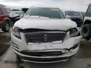 2019 Lincoln MKC Standard with VIN 5LMCJ1D9XKUL26787, listed as a Copart auction lot 40276364 with 81,052 mi miles and . Bid and sale history available at DreamBid. Image 5.