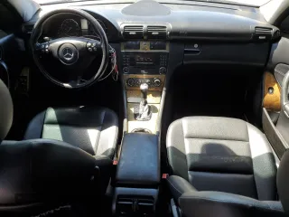 2007 Mercedes-Benz C 230 Sport z VIN WDBRF52HX7A949404, wystawiony jako Copart lot #58180275 z przebiegiem 120 495 mil mil oraz Czysty tytuł • Clean title. Historia ofert i sprzedaży dostępna na DreamBid. Obrazek 8.
