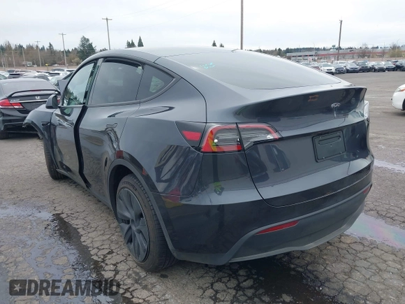 2024 Tesla Model Y с VIN 7SAYGDED6RF102745, выставлен на аукционе IAAI как лот 41824709 с пробегом 13 842 миль миль и . История ставок и продаж доступна на DreamBid. Изображение 3.