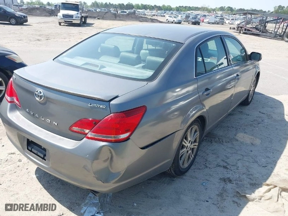 2006 Toyota Avalon XL with VIN 4T1BK36B86U150643, listed as a IAAI auction lot 42036491 with 310,209 mi miles. Bid and sale history available at carsss.com. Image 4.