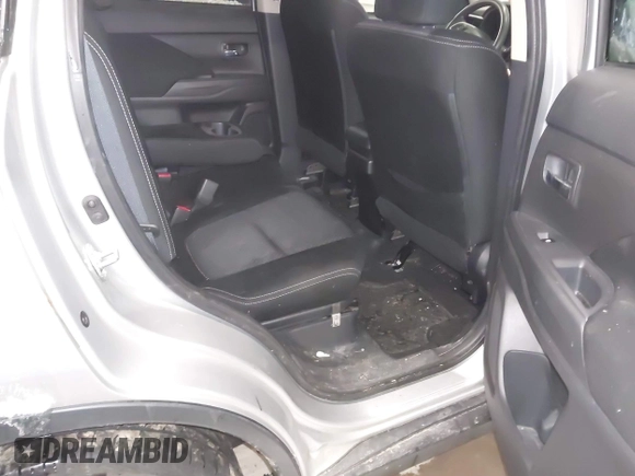 2018 Mitsubishi Outlander ES z VIN JA4AD2A30JZ011486, wystawiony jako IAAI lot #41247304 z przebiegiem 118 248 mil mil oraz . Historia ofert i sprzedaży dostępna na DreamBid. Obrazek 8.