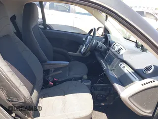 2013 Smart fortwo Pure with VIN WMEEJ3BA8DK619600, listed as a IAAI auction lot 42660006 with Not provided miles and . Bid and sale history available at DreamBid. Image 5.