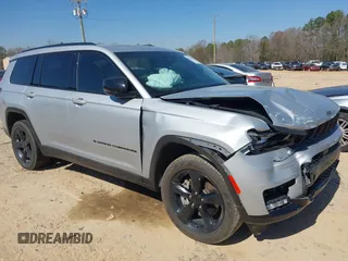 2024 Jeep Grand Cherokee Limited z VIN 1C4RJKBGXR8597487, wystawiony jako IAAI lot #41763557 z przebiegiem 14 575 mil mil oraz . Historia ofert i sprzedaży dostępna na DreamBid. Obrazek 1.