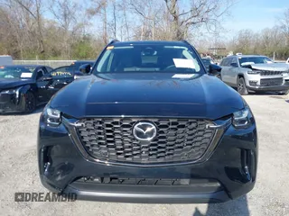 2025 Mazda CX-90 Premium Sport z VIN JM3KKCHD3S1218675, wystawiony jako IAAI lot #41971539 z przebiegiem Nie podano mil oraz . Historia ofert i sprzedaży dostępna na DreamBid. Obrazek 13.
