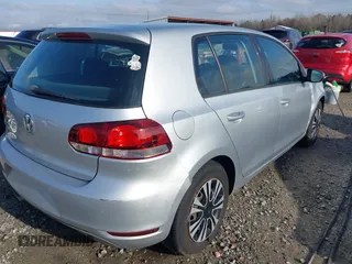 2011 Volkswagen Golf z VIN WVWDA7AJ7BW240211, wystawiony jako IAAI lot #41807381 z przebiegiem 220 246 mil mil oraz . Historia ofert i sprzedaży dostępna na DreamBid. Obrazek 4.