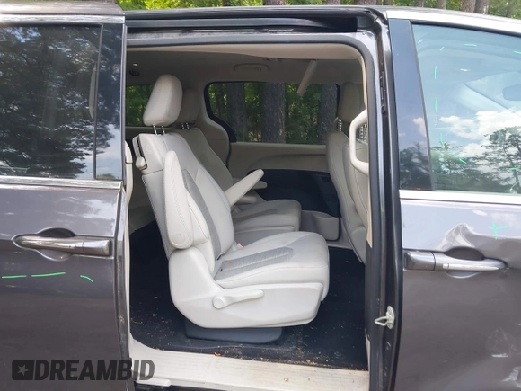 2018 Chrysler Pacifica Hybrid Touring Plus с VIN 2C4RC1H70JR187642, выставлен на аукционе IAAI как лот 42568596 с пробегом 48 907 миль миль и . История ставок и продаж доступна на DreamBid. Изображение 8.