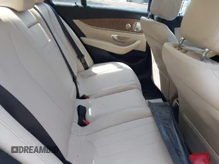2020 Mercedes-Benz E-Class E 350 with VIN WDDZF8EB9LA756820, listed as a IAAI auction lot 39661412 with 124,468 mi miles. Bid and sale history available at carsss.com. Image 8.