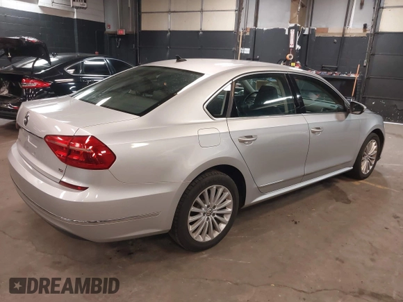 2016 Volkswagen Passat SE z VIN 1VWBT7A30GC020823, wystawiony jako IAAI lot #42204074 z przebiegiem 87 784 mil mil oraz . Historia ofert i sprzedaży dostępna na DreamBid. Obrazek 4.