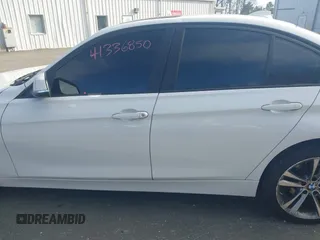 2015 BMW 3 Series 320i xDrive с VIN WBA3C3G55FNS75282, выставлен на аукционе IAAI как лот 41336850 с пробегом 120 856 миль миль и . История ставок и продаж доступна на DreamBid. Изображение 14.