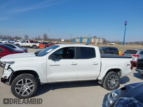 2024 Chevrolet Colorado 4WD Z71 with VIN 1GCPTDEK9R1121947, listed as a IAAI auction lot 41683714 with 3,109 mi miles and . Bid and sale history available at DreamBid. Image 15.