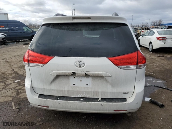 2014 Toyota Sienna XLE with VIN 5TDYK3DC6ES473277, listed as a Copart auction lot 43829345 with 118,760 mi miles and Clean Title. Bid and sale history available at carsss.com. Image 6.