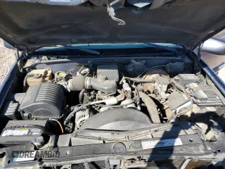 2000 Chevrolet Tahoe Z71 with VIN 1GNEK13R7YR152646, listed as a Copart auction lot 79464414 with 199,966 mi miles and Salvage title. Bid and sale history available at DreamBid. Image 11.