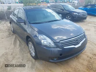 2009 Nissan Altima 2.5 with VIN 1N4AL21E19N409986, listed as a IAAI auction lot 41956758 with 183,746 mi miles. Bid and sale history available at carsss.com. Image 1.