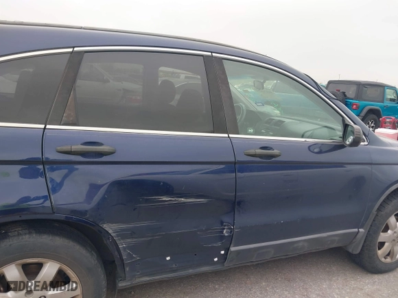 2011 Honda CR-V SE with VIN 5J6RE3H46BL035431, listed as a IAAI auction lot 41874977 with 137,691 mi miles. Bid and sale history available at carsss.com. Image 13.