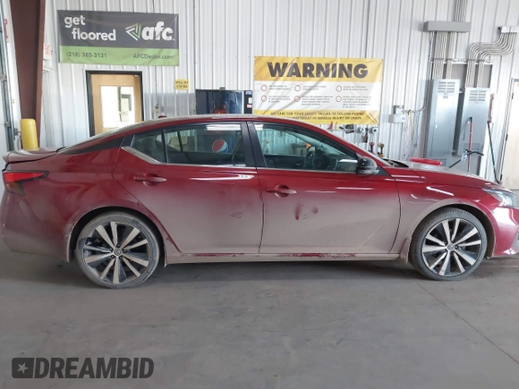 2020 Nissan Altima 2.5 SR with VIN 1N4BL4CV3LC282500, listed as a IAAI auction lot 38950394 with 61,401 mi miles. Bid and sale history available at carsss.com. Image 13.
