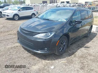 2018 Chrysler Pacifica Touring L Plus с VIN 2C4RC1EG1JR332594, выставлен на аукционе IAAI как лот 42170162 с пробегом 74 993 миль миль и . История ставок и продаж доступна на DreamBid. Изображение 2.