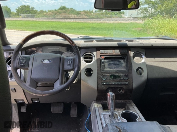 2007 Ford Expedition Max Limited with VIN 1FMFK195X7LA09043, listed as a Copart auction lot 64466395 with 162,910 mi miles and Clean title. Bid and sale history available at DreamBid. Image 9.