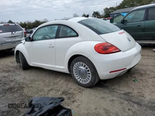 2014 Volkswagen Beetle 2.5L w/Sun with VIN 3VWJP7AT7EM613977, listed as a Copart auction lot 89251315 with 101,885 mi miles and Salvage Title. Bid and sale history available at DreamBid. Image 2.