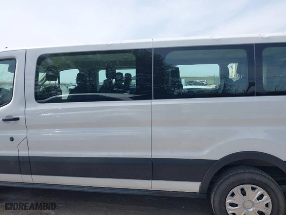 2022 Ford Transit Passenger Wagon XL with VIN 1FBAX2Y81NKA44210, listed as a IAAI auction lot 41878018 with 60,867 mi miles. Bid and sale history available at carsss.com. Image 14.