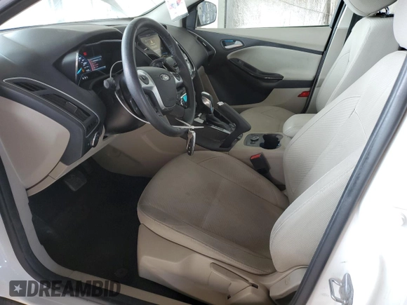 2014 Ford Focus Electric z VIN 1FADP3R41EL306186, wystawiony jako Copart lot #53754535 z przebiegiem 46 711 mil mil oraz Tytuł czysty. Historia ofert i sprzedaży dostępna na DreamBid. Obrazek 7.