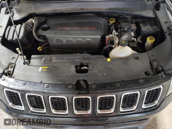 2018 Jeep Compass Latitude z VIN 3C4NJDBB5JT392910, wystawiony jako Copart lot #58401385 z przebiegiem 93 739 mil mil oraz Szkoda całkowita • Salvage title. Historia ofert i sprzedaży dostępna na DreamBid. Obrazek 12.