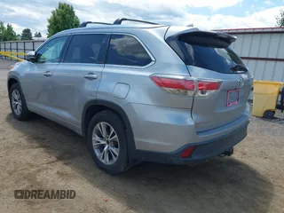 2015 Toyota Highlander XLE z VIN 5TDJKRFH9FS099780, wystawiony jako IAAI lot #42407689 z przebiegiem 159 406 mil mil oraz . Historia ofert i sprzedaży dostępna na DreamBid. Obrazek 3.