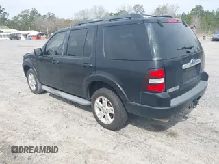 2010 Ford Explorer XLT with VIN 1FMEU6DE9AUA59055, listed as a IAAI auction lot 41787956 with 300,389 mi miles. Bid and sale history available at carsss.com. Image 3.